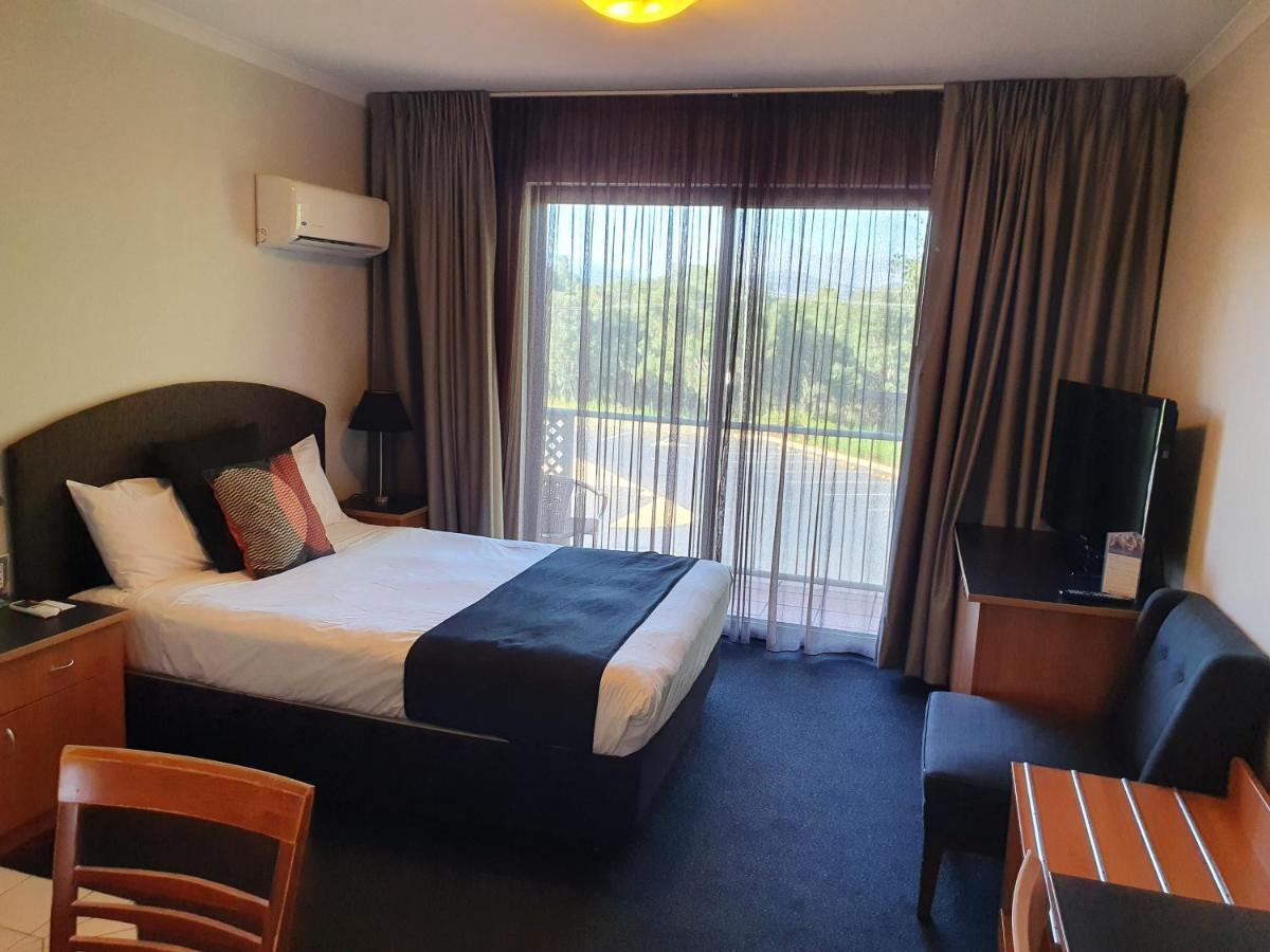 Alpha Hotel Canberra Extérieur photo