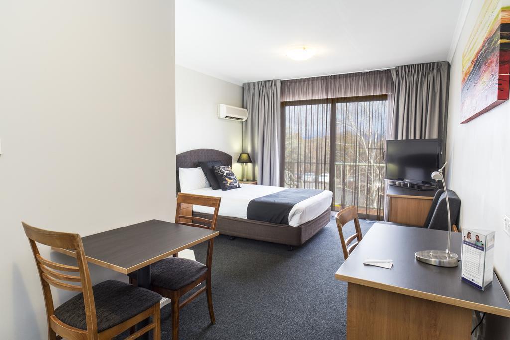 Alpha Hotel Canberra Extérieur photo