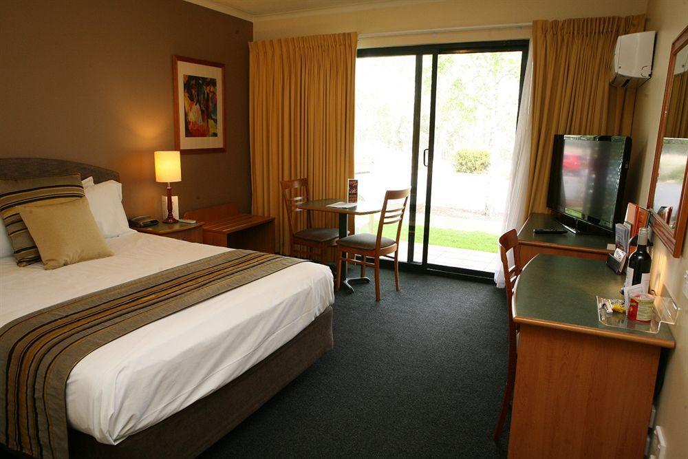 Alpha Hotel Canberra Extérieur photo