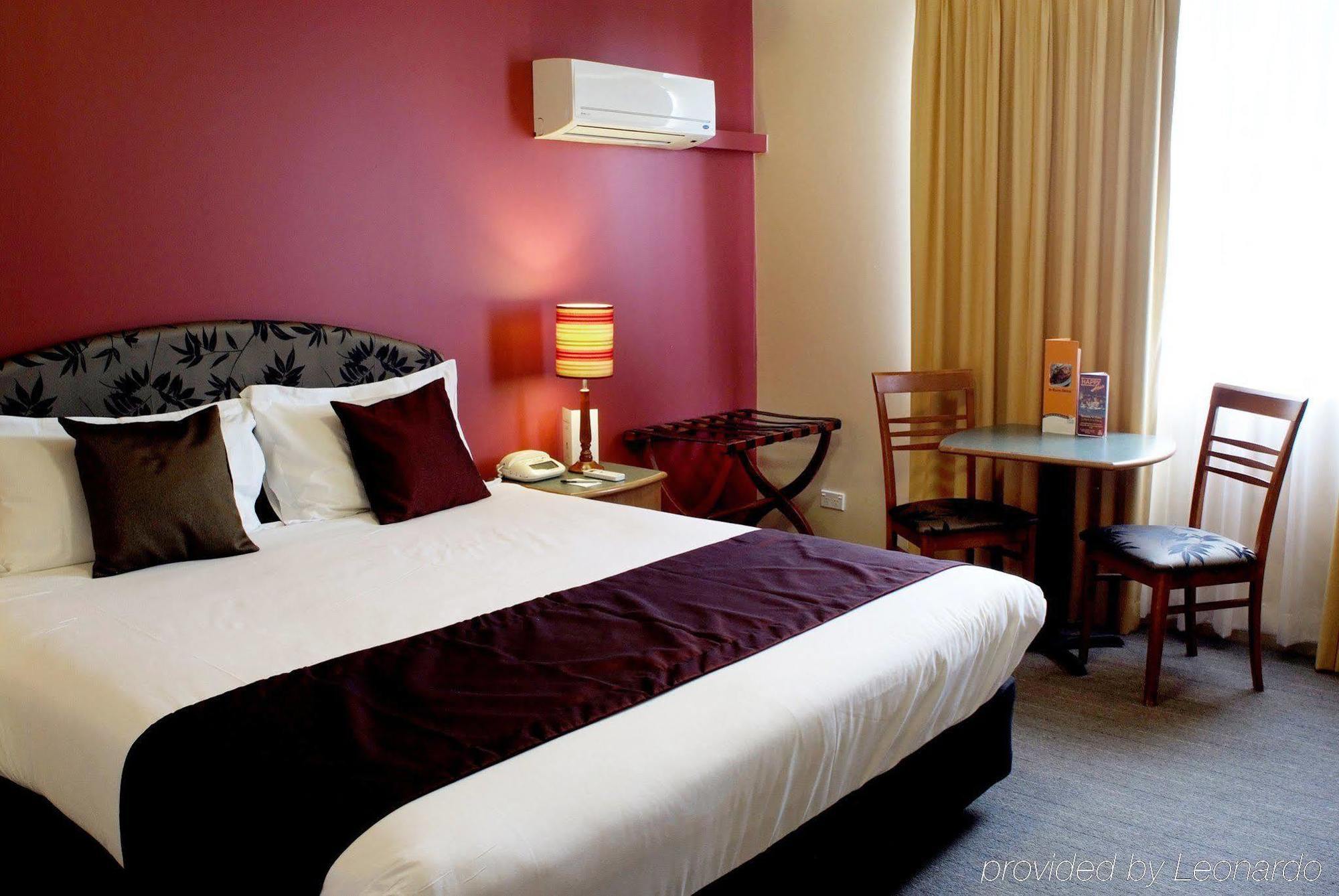 Alpha Hotel Canberra Extérieur photo