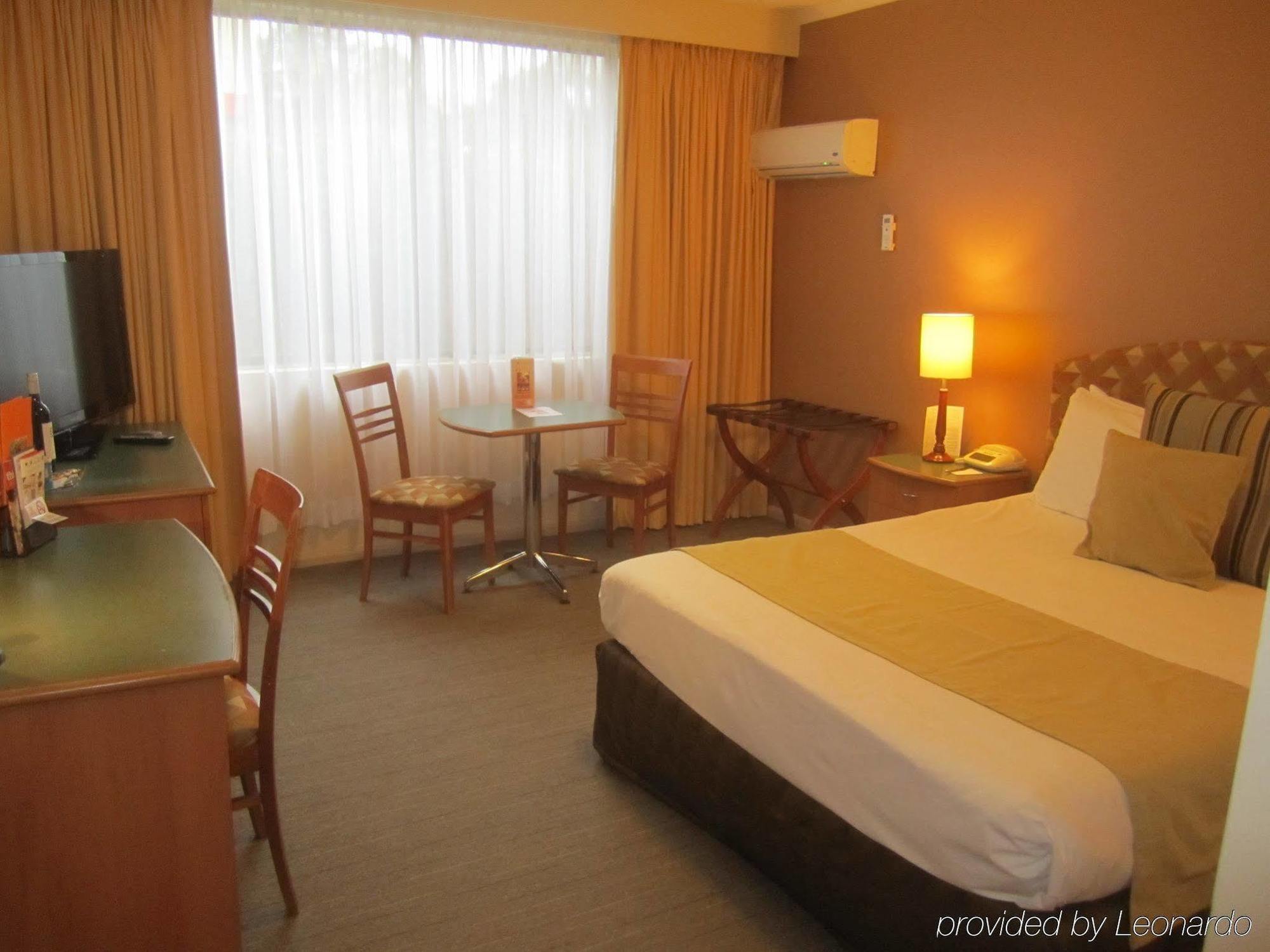 Alpha Hotel Canberra Extérieur photo