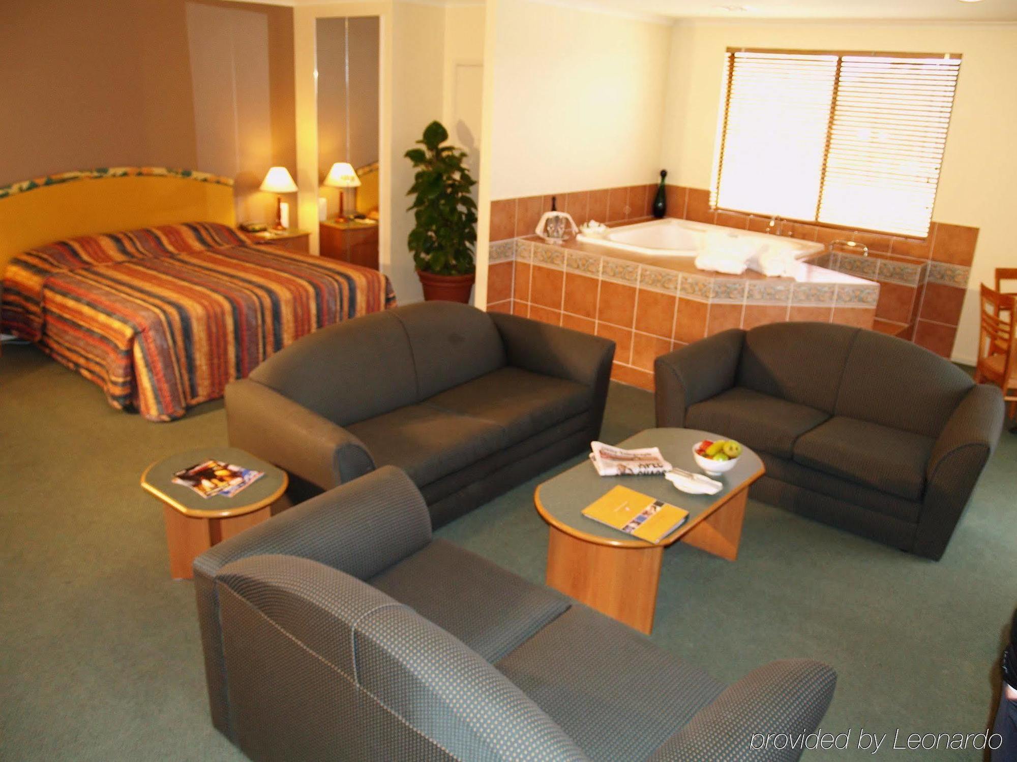 Alpha Hotel Canberra Chambre photo
