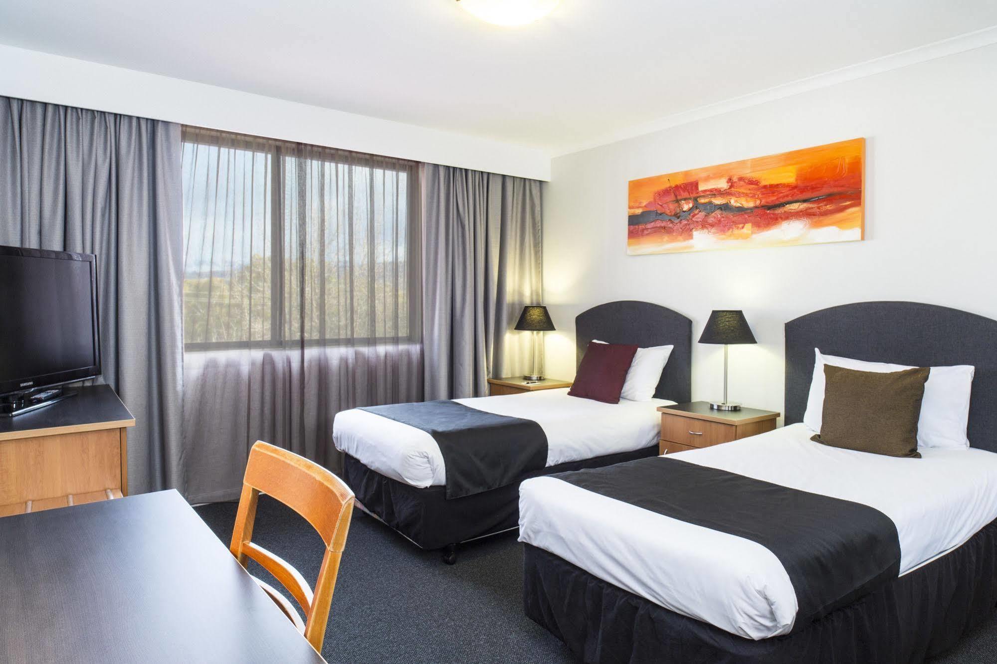 Alpha Hotel Canberra Extérieur photo